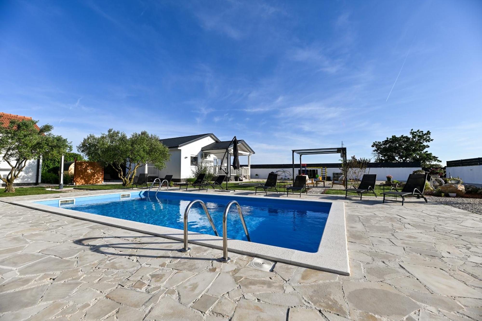 Galovac  Holiday Home Aprilis With Pool, Jacuzzi And Sauna מראה חיצוני תמונה