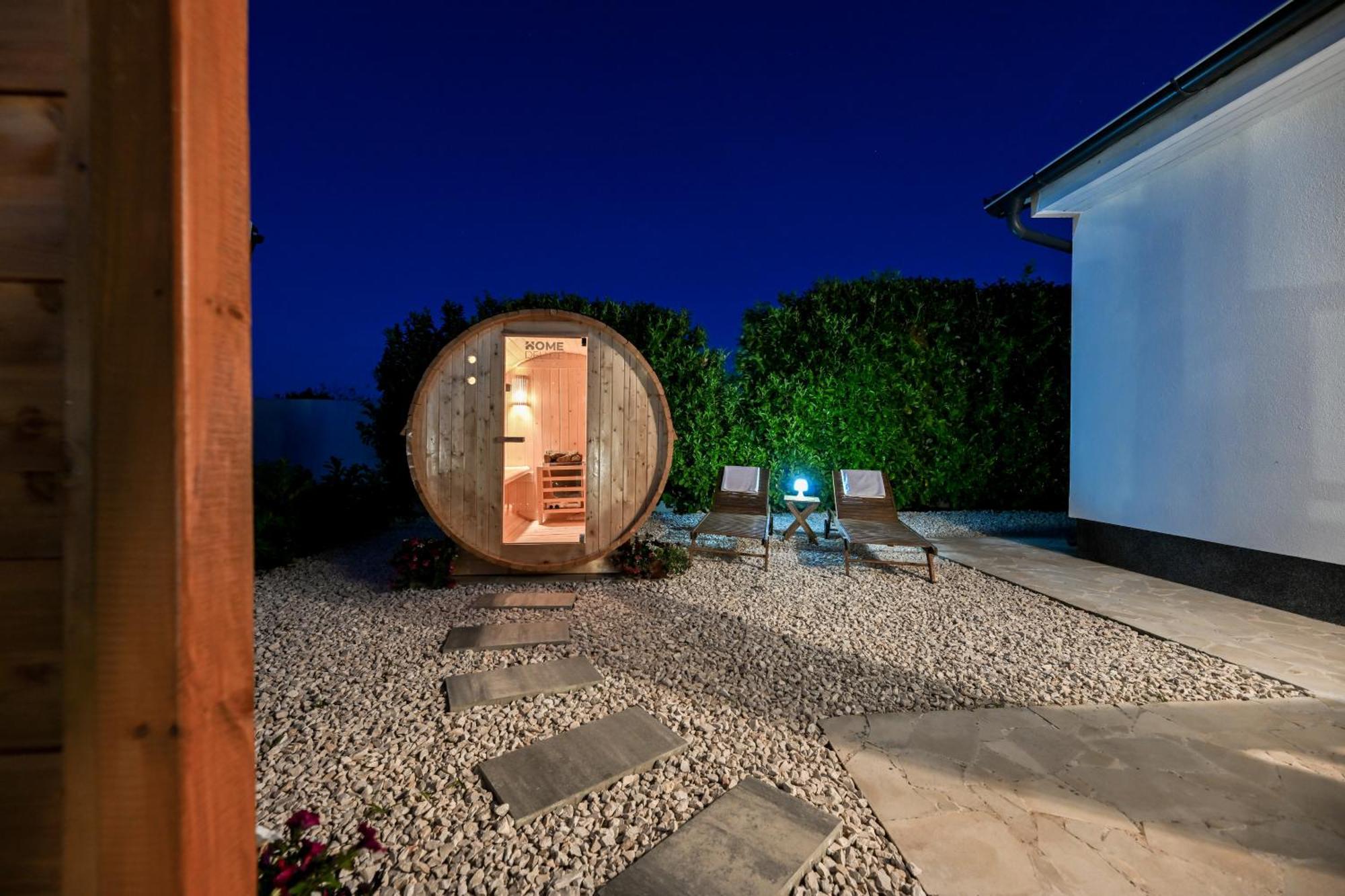 Galovac  Holiday Home Aprilis With Pool, Jacuzzi And Sauna מראה חיצוני תמונה