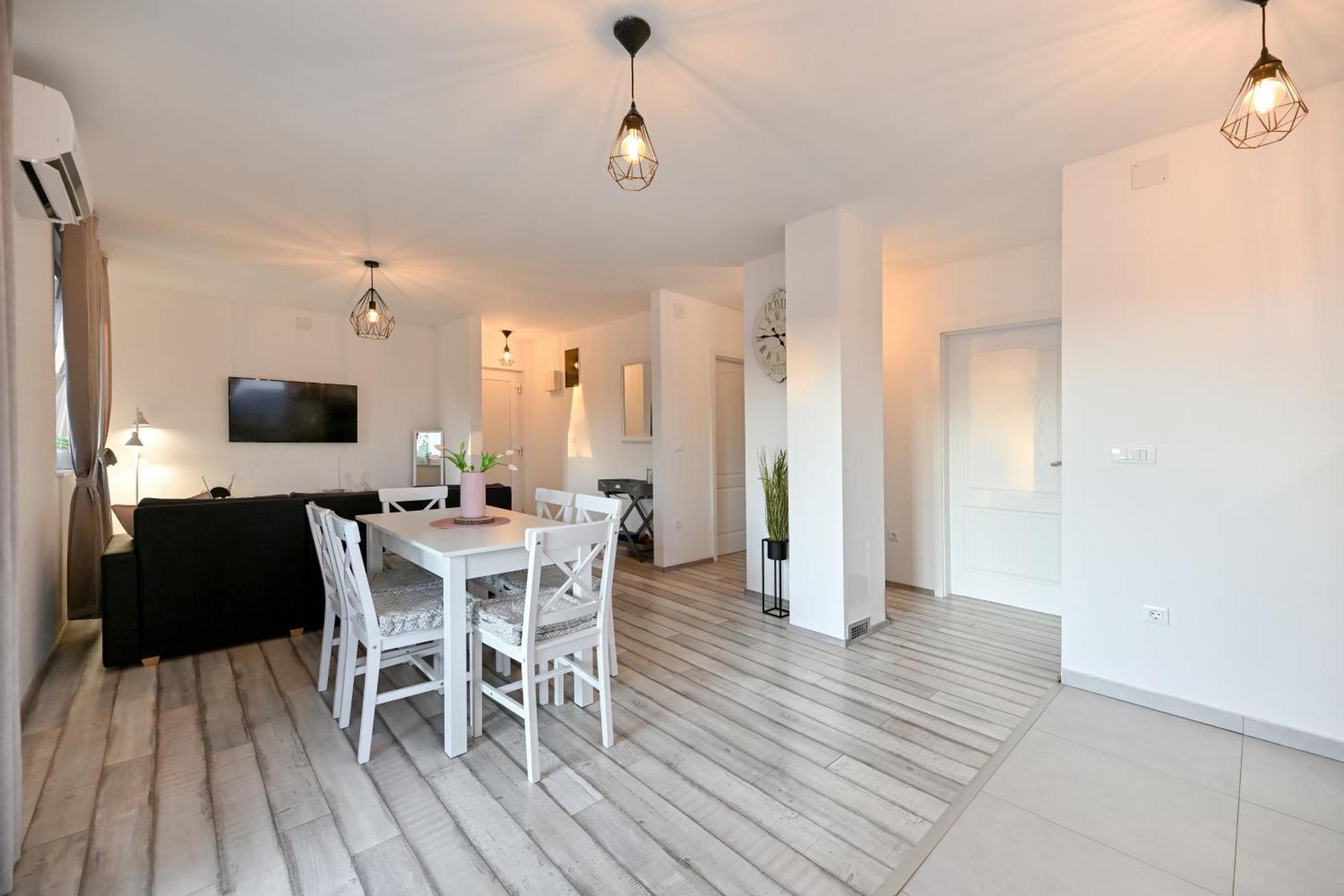 Galovac  Holiday Home Aprilis With Pool, Jacuzzi And Sauna מראה חיצוני תמונה
