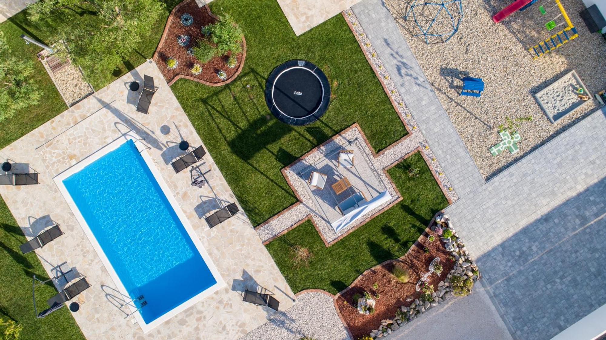 Galovac  Holiday Home Aprilis With Pool, Jacuzzi And Sauna מראה חיצוני תמונה