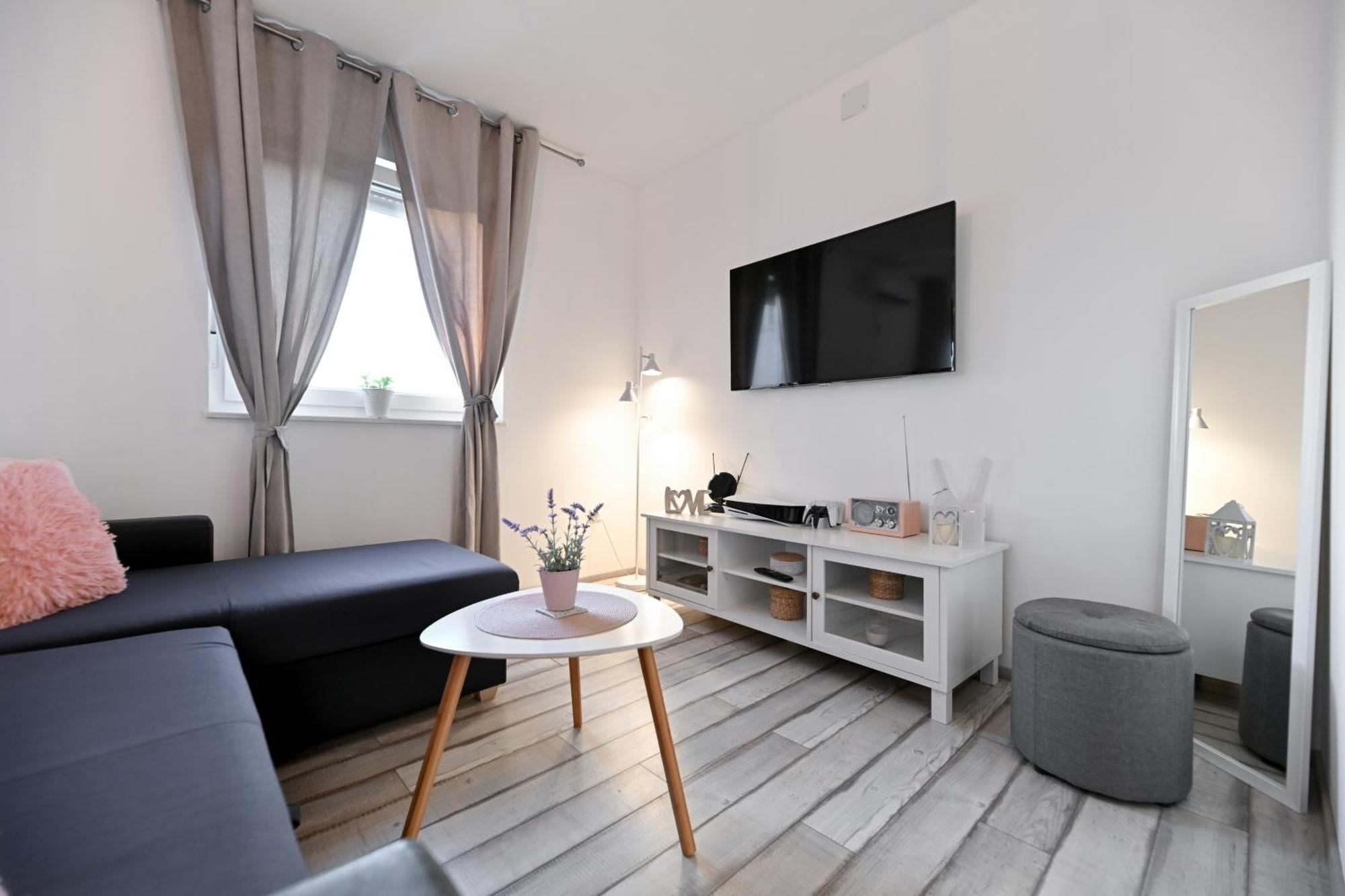Galovac  Holiday Home Aprilis With Pool, Jacuzzi And Sauna מראה חיצוני תמונה