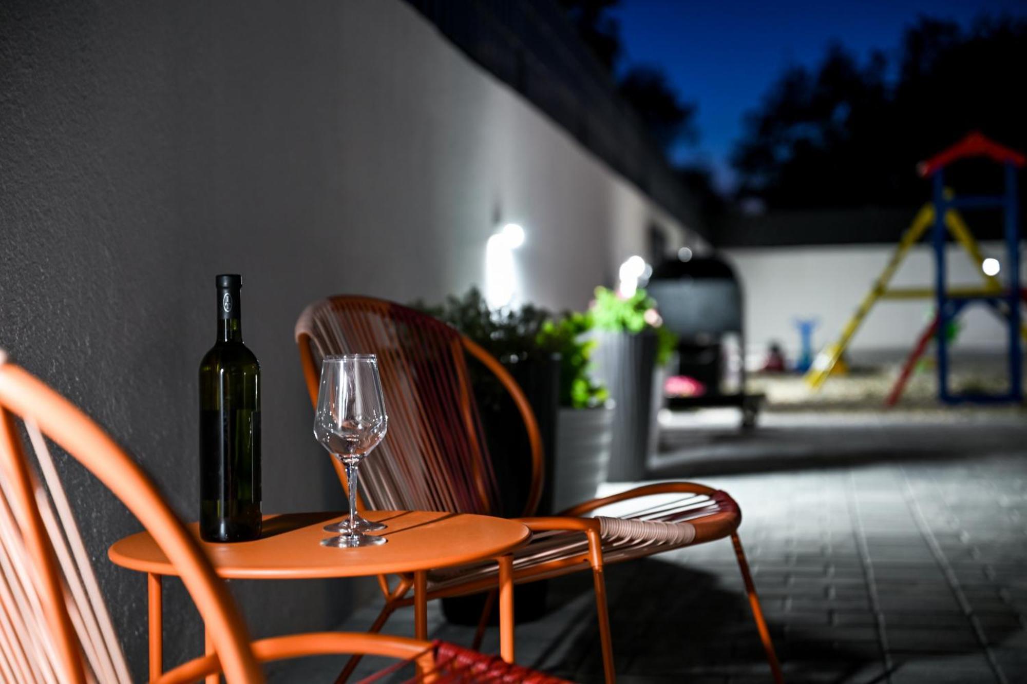 Galovac  Holiday Home Aprilis With Pool, Jacuzzi And Sauna מראה חיצוני תמונה
